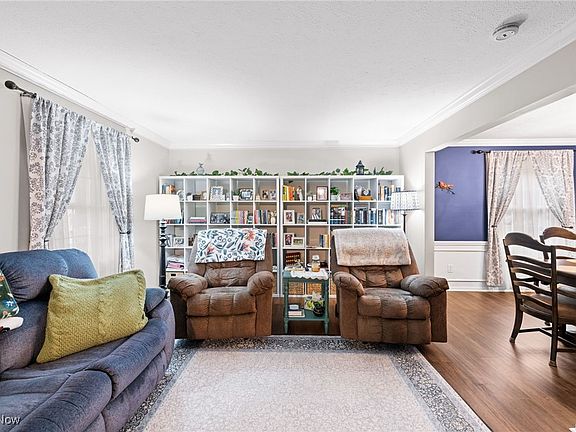 5th image of 33071 N Burr Oak Dr