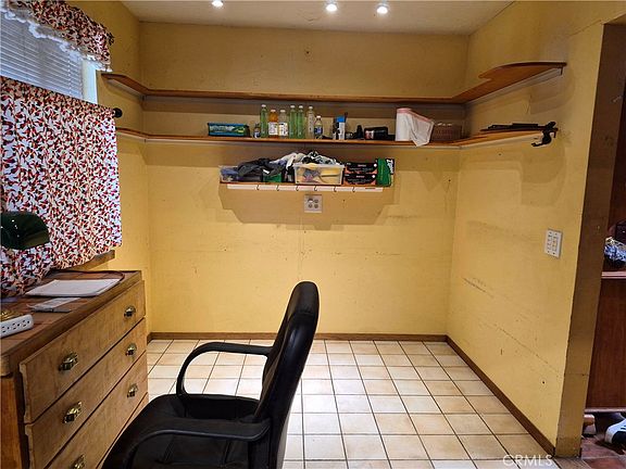 4th image of 2085 Cabot Ave