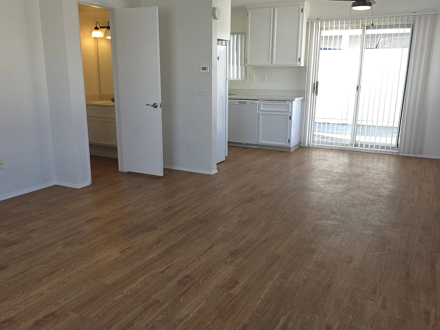 2 bed, 2.5 bath, 850 sqft, $2,595 — Photo 4