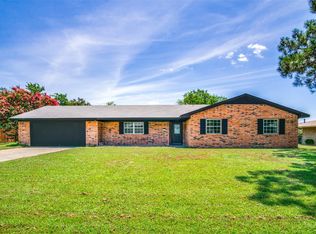 307 Oakwood Dr, Keene, TX 76059