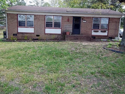 1st image of 327 Briarwood Cir