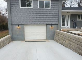 7207 Carr Dr, Belleville, IL