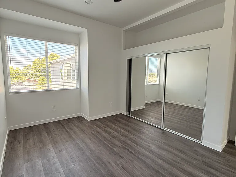 1829 N Ave #1 — Photo 9