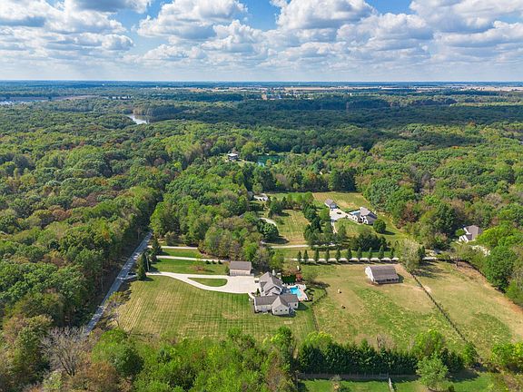 4th image of 6861 Heverlo Rd