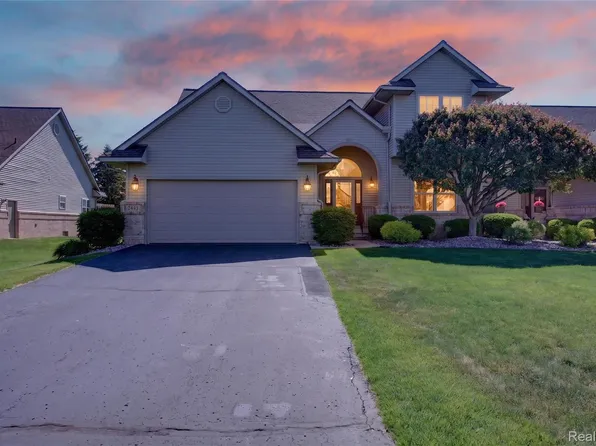 2443 Crossings Cir, Davison, MI 48423
