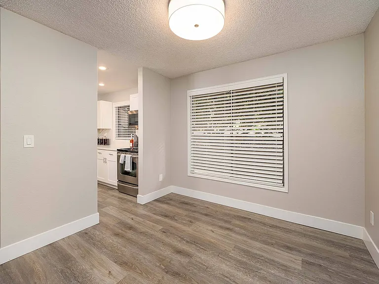 The Regent at Bellevue Way Apartments — Photo 19