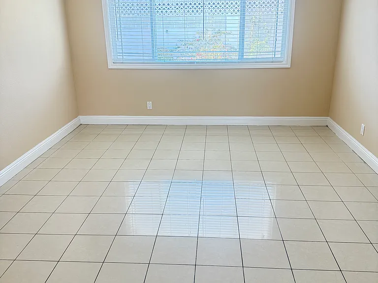 5043 Evergreen Ave — Photo 4