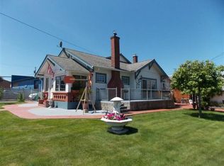 208 7th St, Myrtle Point, OR 97458