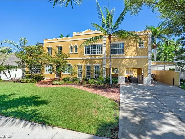 1221 Canterbury Dr, Fort Myers, FL 33901