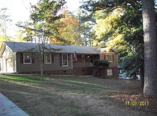 220 E Valley Dr, Roswell, GA 30068