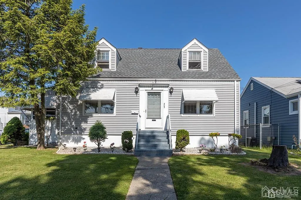 505 McKeon St photo 1
