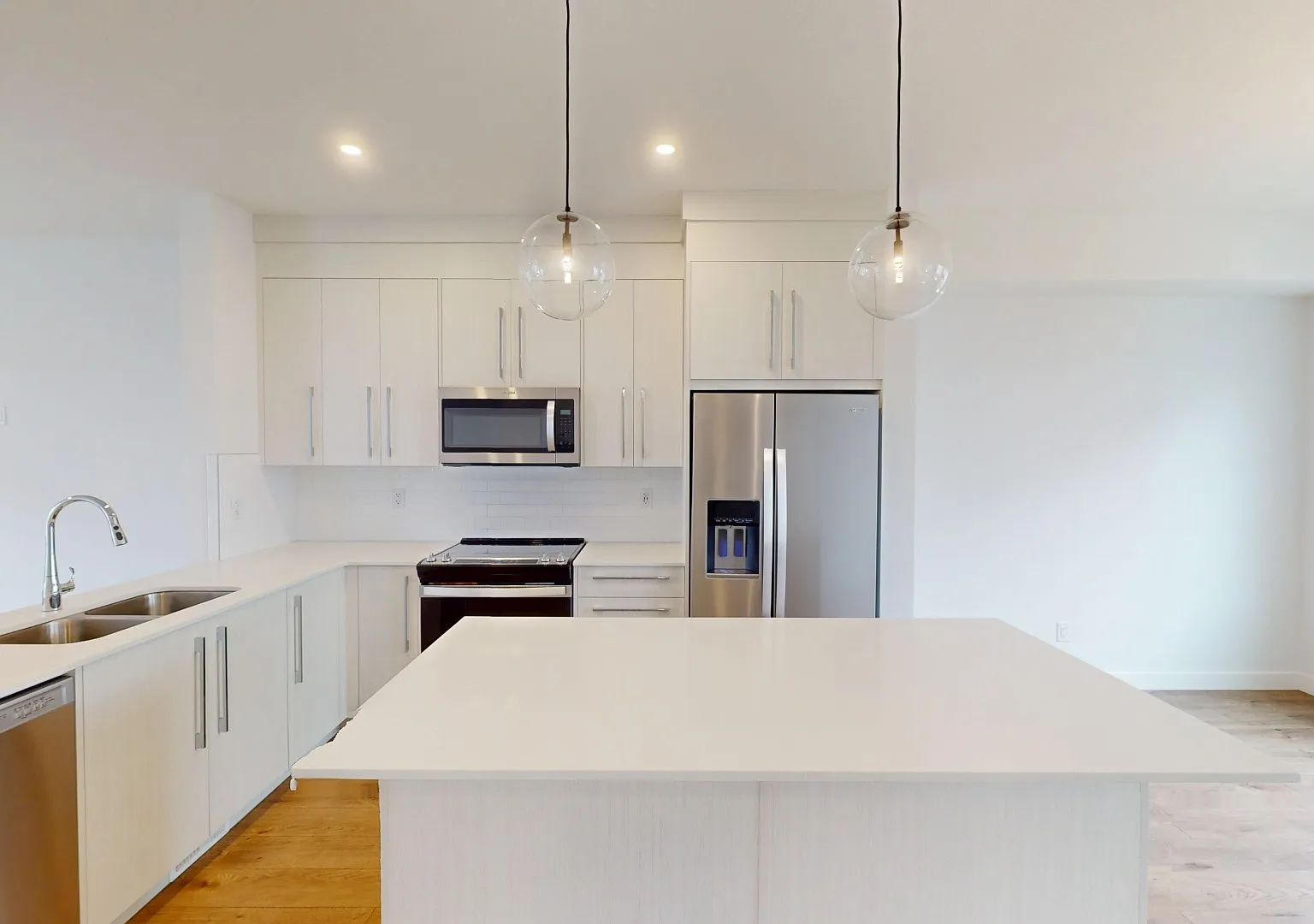 1702 Chelsea Rd — Photo 1