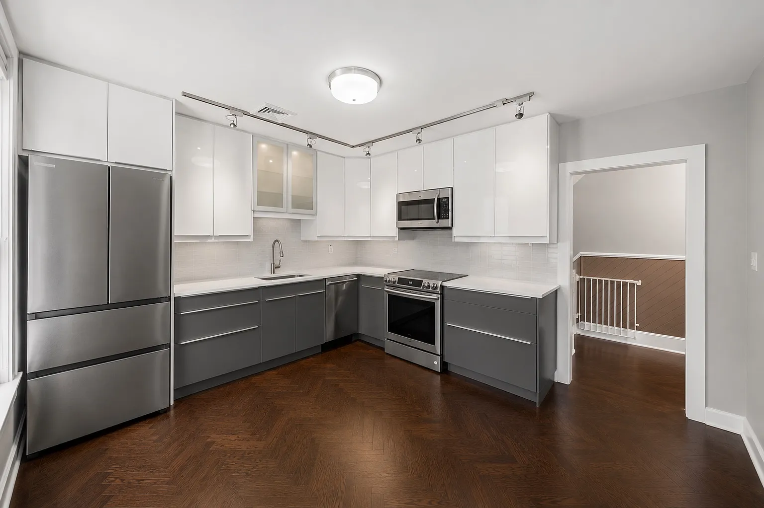 3 bed, 1450 sqft, $2,450 — Photo 1