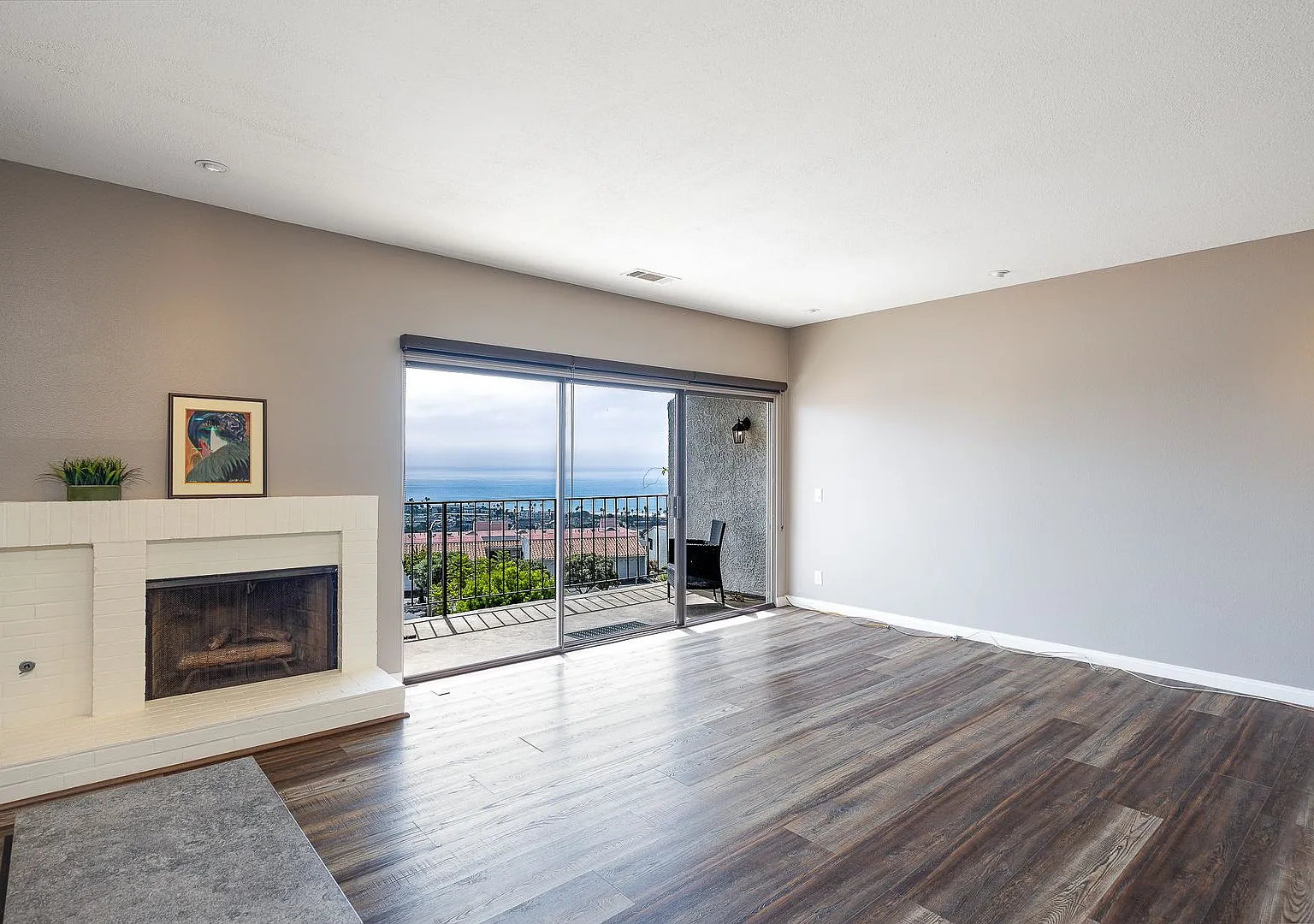 2 Bedroom + 2 Bathroom Condo | Seaview Hills | Ventura | Unfurnished — Photo 4