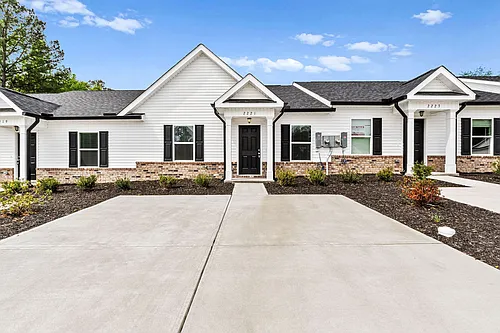 2221 Archer Ln Photo 1