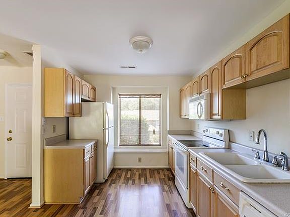 3rd image of 1904 Airy Cir #0