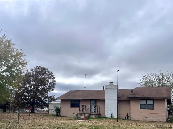 23955 Flax Ave, Henryetta, OK 74437