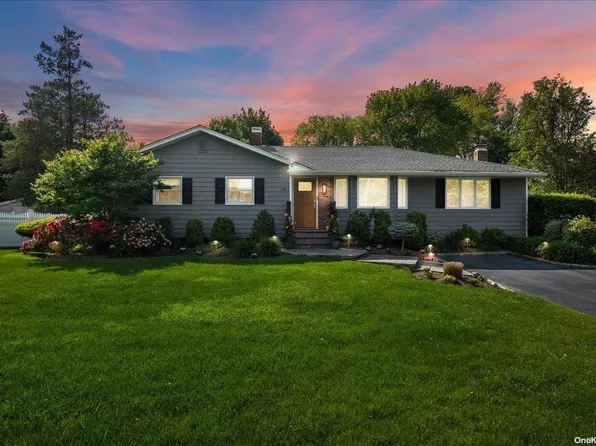 14 Warbler Lane, Commack, NY 11725