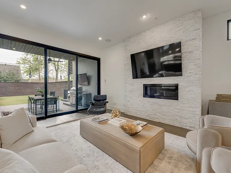 6420 Kenwood Ave — Photo 35