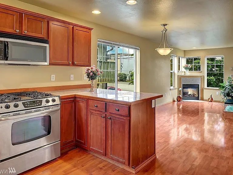 12324 33rd Ave NE #A — Photo 4