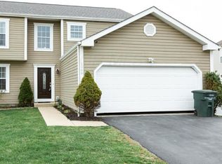 1966 Westbrook Village Dr, Columbus, OH 43228