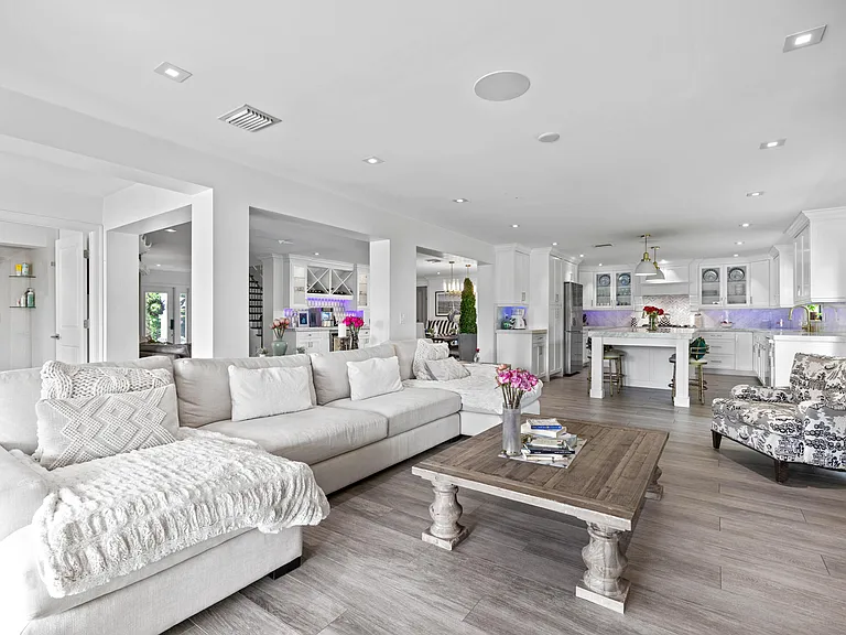 6204 Celadon Cir — Photo 9