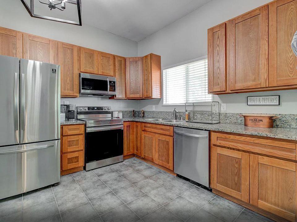 1st image of 100 Roseville St #100A