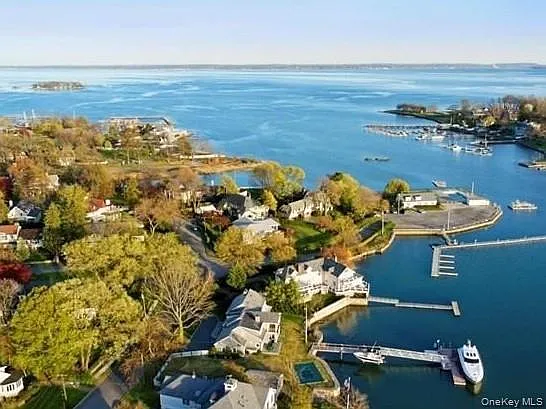 1035 Shore Acres Dr — Photo 25