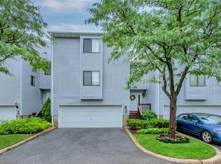 76 Chester Ln, Nanuet, NY 10954