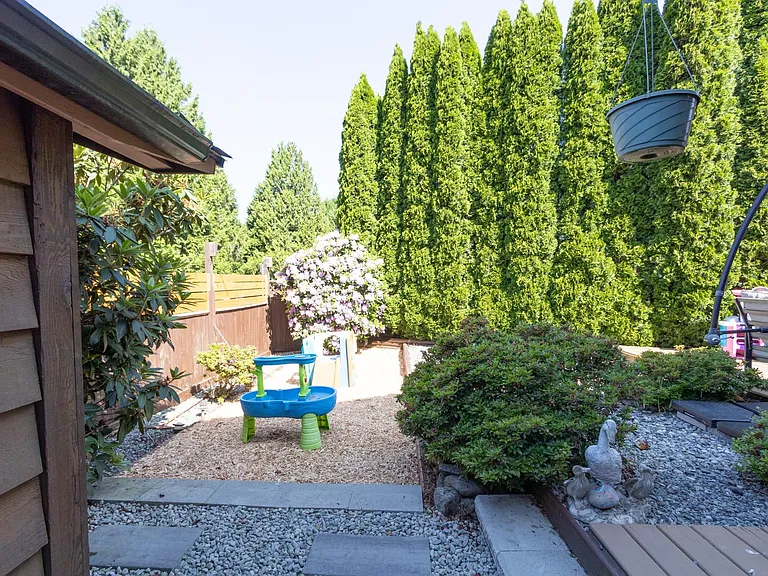 21573 Cherrington Ave — Photo 15