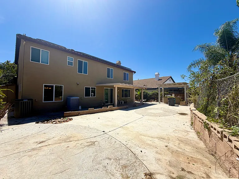 37121 Edgemont Dr — Photo 61