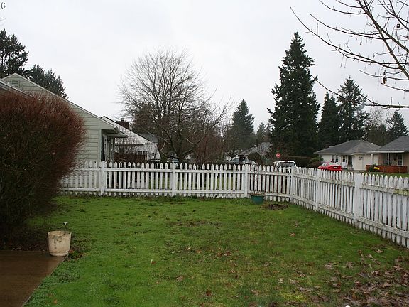5th image of 3104 E 26th St