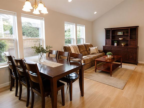 5th image of 53 Village Circle E #E053