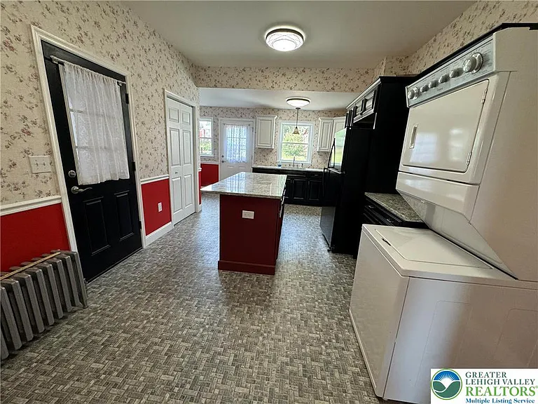 226 N 2nd St — Photo 9