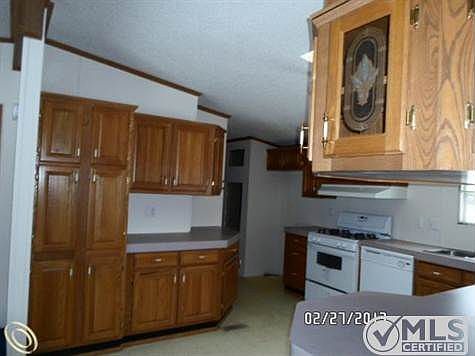 kitchen (2).jpg