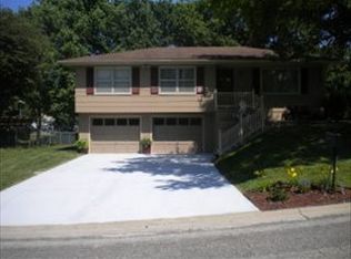 2901 Ajax Rd, Saint Joseph, MO 64503