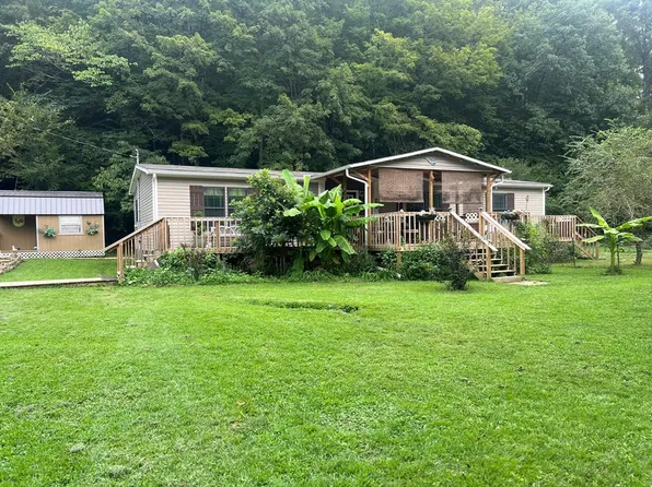 4748 Bogard Rd, Cosby, TN 37722