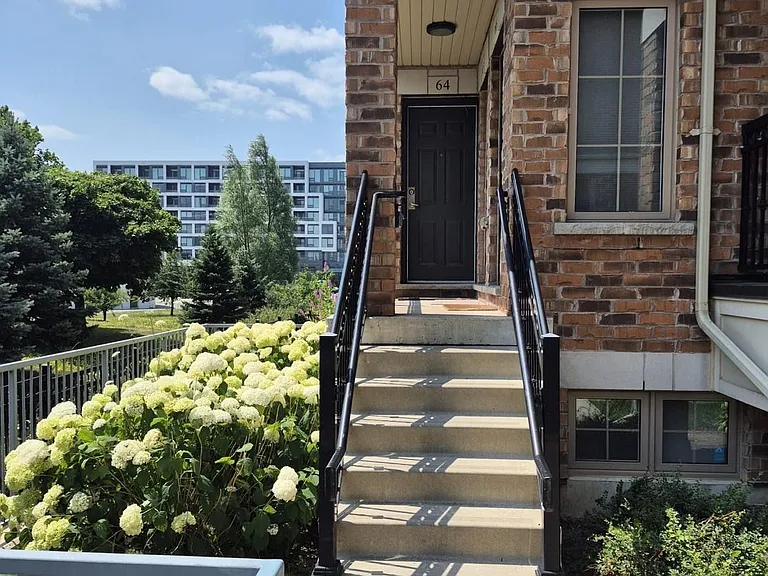 2441 Greenwich Dr #64 — Photo 6