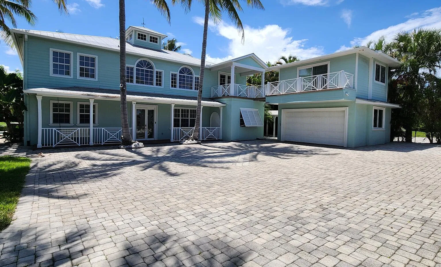 6 bed, 4.5 bath, 4012 sqft, $8,500 — Photo 3