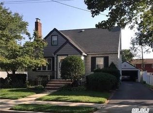 24 E Melrose St, Valley Stream, NY 11580