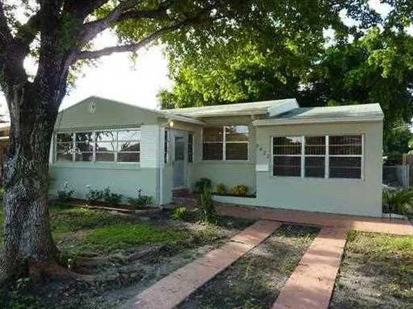 2422 Pierce St, Hollywood, FL 33020