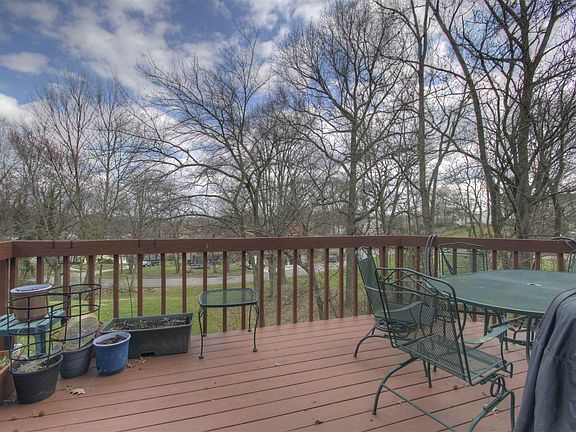 2nd image of 1012 Parkcrest Ln