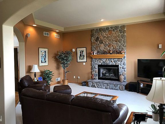5th image of 5615 S Berkshire Ct
