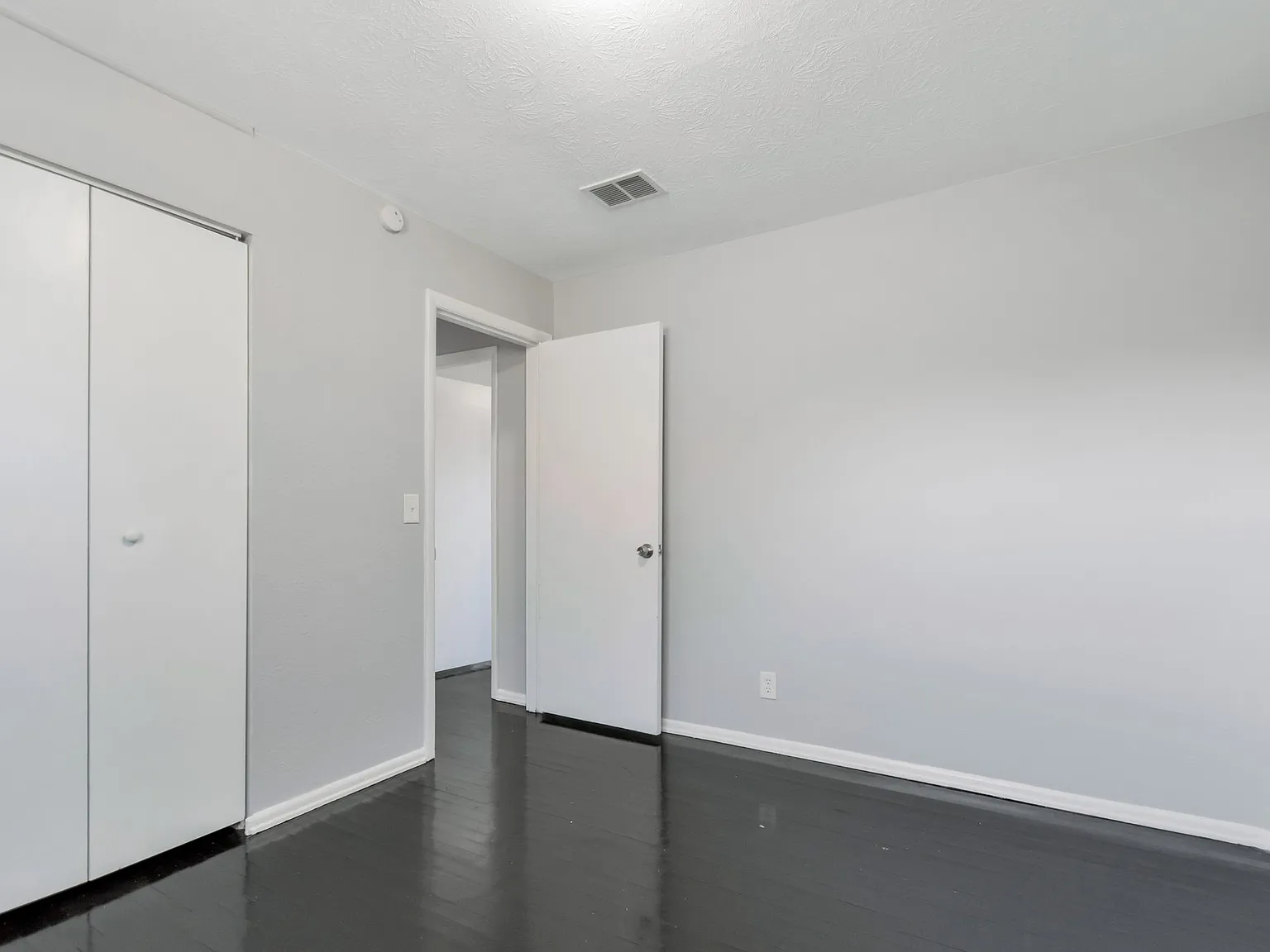 4543 Moncrief Road West (Ice Brothers Llc) - 1 — Photo 4