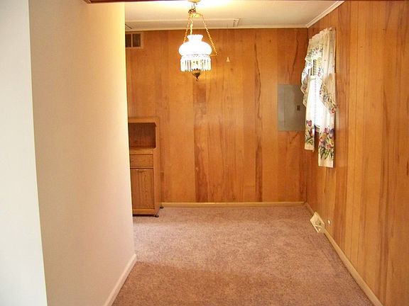 5th image of 9948 S Melvina Ave