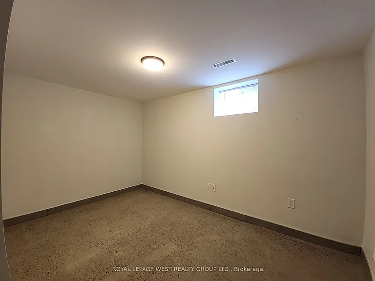 221 Thirtieth St #BASEMENT — Photo 12