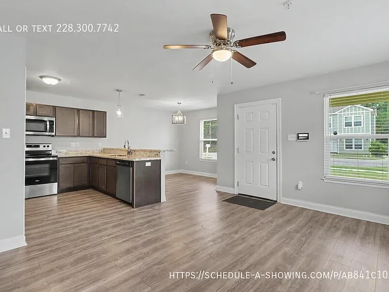 12056 Turnberry Cv — Photo 2