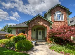 2341 Asher Dr, Medford, OR 97504
