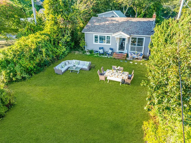 291 E Montauk Hwy #A — Photo 4