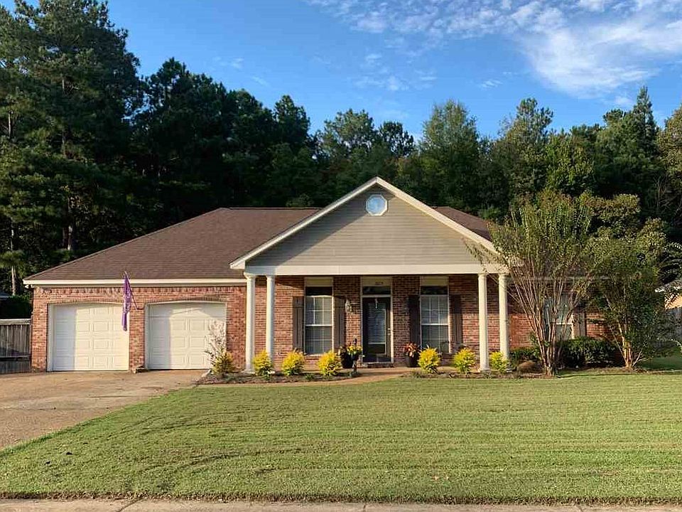 1st image of 1029 N Riverchase Dr